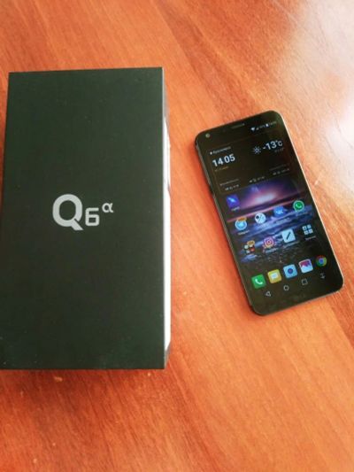 Лот: 11135587. Фото: 1. Продам LG Q6a 16Gb 5.5 диагональ... Смартфоны