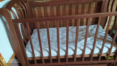 Лот: 17265036. Фото: 1. Кроватка из массива с полным комплектом. Детские кровати и кроватки