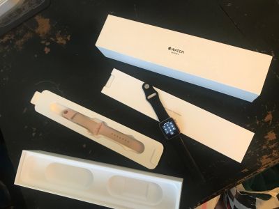 Лот: 14701102. Фото: 1. Apple Watch 3 series. Смарт-часы, фитнес-браслеты, аксессуары