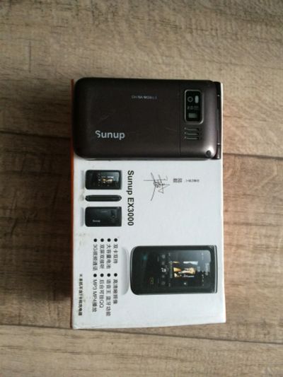 Лот: 11592387. Фото: 1. Раскладной телефон sunup ex3000. Кнопочные мобильные телефоны