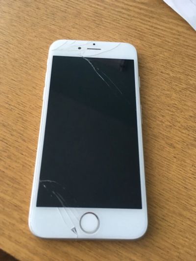 Лот: 14827202. Фото: 1. iPhone 6 64gb white. Смартфоны