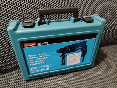 Лот: 21589150. Фото: 1. Перфоратор Makita HR2470 на гарантии. Электроинструмент