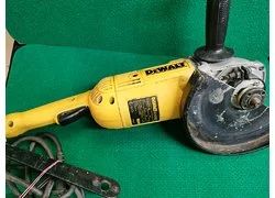 Лот: 18342632. Фото: 1. Болгарка DeWalt D28492-QS УШМ. Электроинструмент