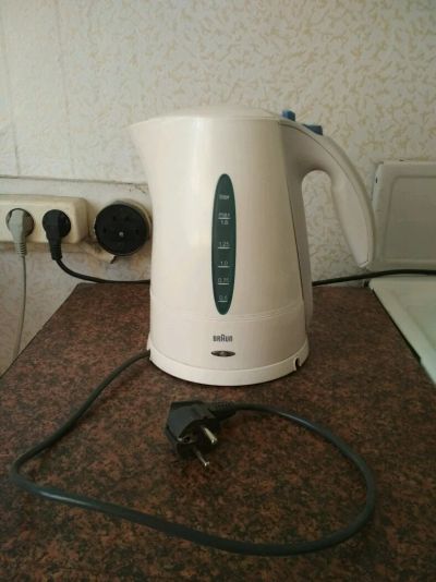 Лот: 11942772. Фото: 1. Чайник Braun WK-210. Чайники, кофемашины, кулеры