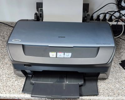 Лот: 18672002. Фото: 1. Принтер струйный Epson R270 стоит... Струйные принтеры