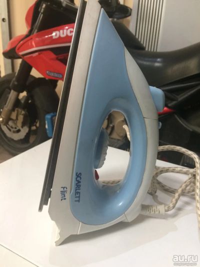 Лот: 9291785. Фото: 1. Утюг Scarlett sc-136s. Утюги, парогенераторы, отпариватели