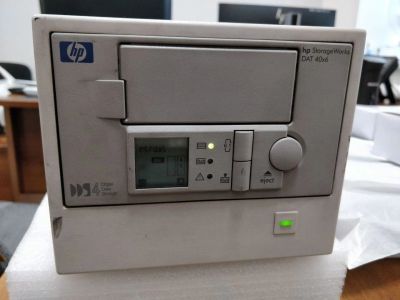 Лот: 16159313. Фото: 1. hp storageWorks DAT 40x6. СХД