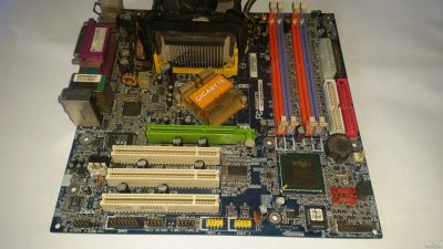 Лот: 13572895. Фото: 1. Gigabyte GA-8IPE1000MK + процессор... Компьютеры в сборе