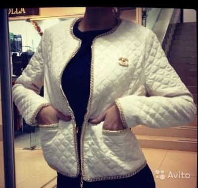 Лот: 7180720. Фото: 1. Куртка Chanel. Верхняя одежда