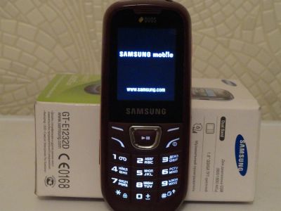 Лот: 3187257. Фото: 1. Samsung GT-E1232D!. Кнопочные мобильные телефоны
