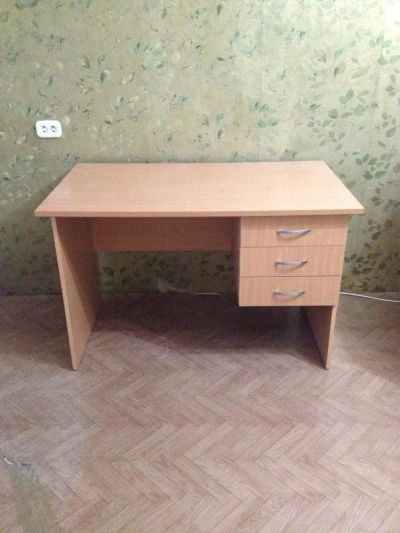 Лот: 11028755. Фото: 1. Письменный стол. Компьютерные и письменные столы