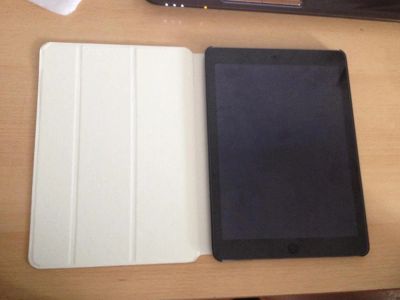 Лот: 3963488. Фото: 1. Чехол для iPad Air бежевый с функциями... Чехлы, обложки