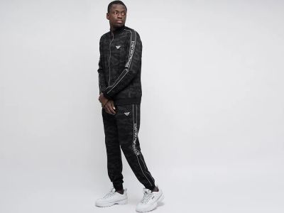 Лот: 18886180. Фото: 1. Спортивный костюм Emporio Armani. Спортивные костюмы