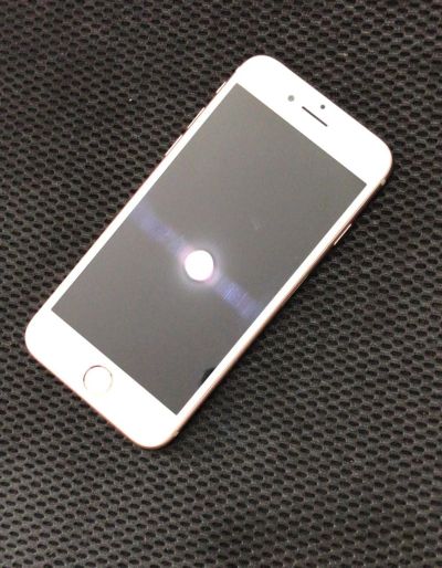 Лот: 15577999. Фото: 1. iPhone 8 , 64 гб , Gold. Смартфоны