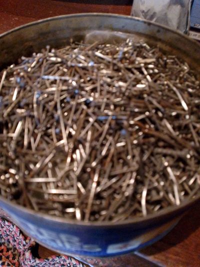 Лот: 25889703. Фото: 1. Гвозди маленькие. Крепёж