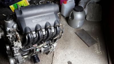 Лот: 3296583. Фото: 1. двигатель honda fit GD1 L13A 2002. Двигатель и элементы двигателя