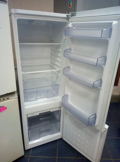 Лот: 12203794. Фото: 1. Холодильник BEKO cs325000. Другое (садовый инструмент и инвентарь)