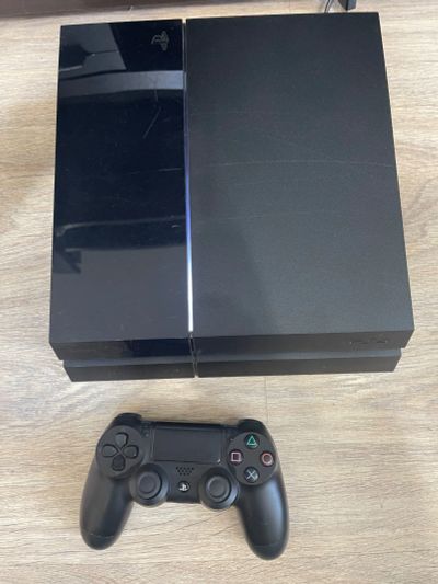 Лот: 18788933. Фото: 1. Игровая консоль PS 4 500 Гб. Игровые приставки, консоли