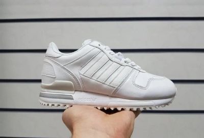 Лот: 10757866. Фото: 1. Кроссовки Adidas ZX 700 (арт... Кеды, кроссовки, слипоны