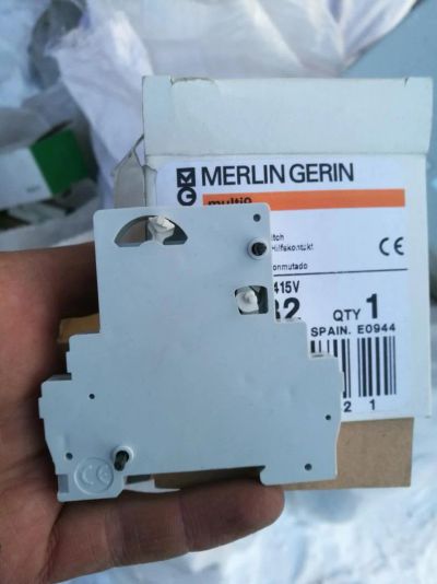 Лот: 8925680. Фото: 1. выключатель merlin gerin multi... Электроустановочные изделия