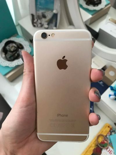Лот: 8683185. Фото: 1. iPhone 6 64 gb gold. Смартфоны