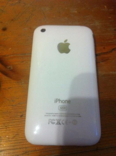 Лот: 6873040. Фото: 1. iPhone 3GS 32GB. Смартфоны