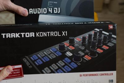 Лот: 7105211. Фото: 1. Traktor Kontrol X1 + Audio 4 DJ... DJ-оборудование