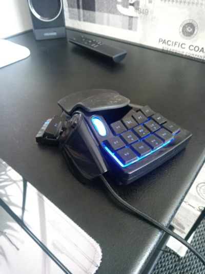 Лот: 24672169. Фото: 1. игровая клавиатура razer nostromo. Клавиатуры и мыши