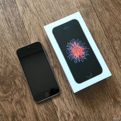 Лот: 13460077. Фото: 1. iPhone SE 64GB Space Grey. Смартфоны