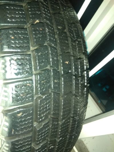 Лот: 12312861. Фото: 1. Шины 2 шт dunlop 175/70/13. Шины