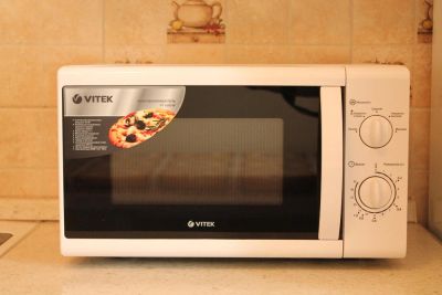 Лот: 5502251. Фото: 1. Микроволновая печь Vitek VT-1680... Микроволновки, мини-печи