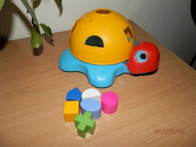 Лот: 3235673. Фото: 1. черепашка сортер с фигурками. Развивающие