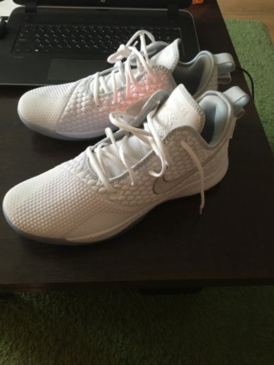 Лот: 16557308. Фото: 1. Кроссовки Nike Lebron witness... Кеды, кроссовки, слипоны