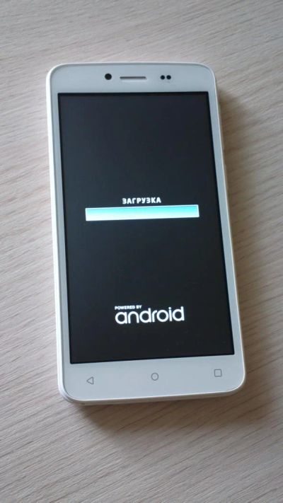 Лот: 9471437. Фото: 1. Смартфон FLY FS505 Nimbus 7 White. Смартфоны