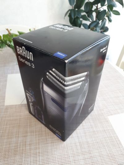 Лот: 13786968. Фото: 1. Бритва Braun 3 series 390сс c... Укладка и стрижка волос, бритьё, эпиляция