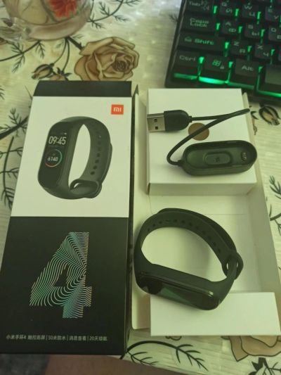 Лот: 16446357. Фото: 1. Xiaomi Mi Band 4. Смарт-часы, фитнес-браслеты, аксессуары