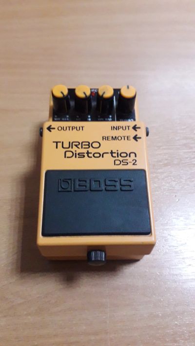 Лот: 14386709. Фото: 1. Гитарная педаль Boss Turbo Distortion... Гитарные эффекты и комбоусилители