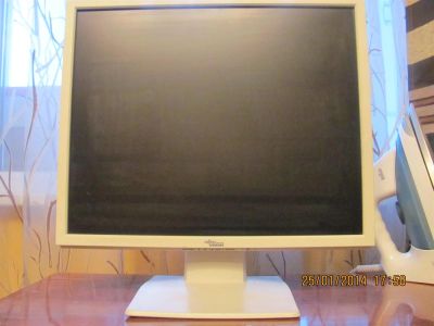 Лот: 3642302. Фото: 1. Монитор 19`` Fujitsu-siemens модель... ЖК-мониторы