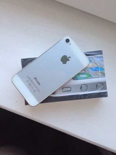 Лот: 6250259. Фото: 1. Iphone 4g 16gb, FreeSim, комплект. Смартфоны