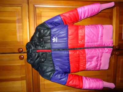 Лот: 4882946. Фото: 1. Куртка женская Adidas легкая зимняя... Верхняя одежда