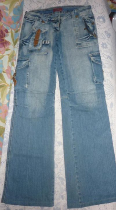 Лот: 3969769. Фото: 1. джинсы с наворотами-карманами. Джинсы
