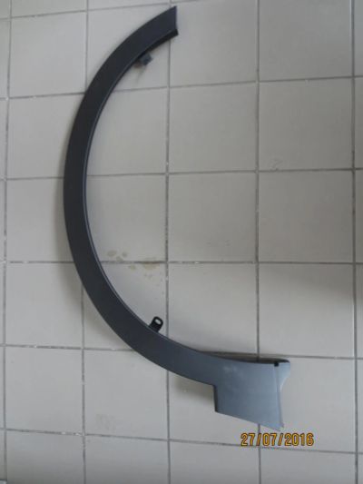 Лот: 7899549. Фото: 1. Молдинг крыла на Suzuki SX 4. Кузов