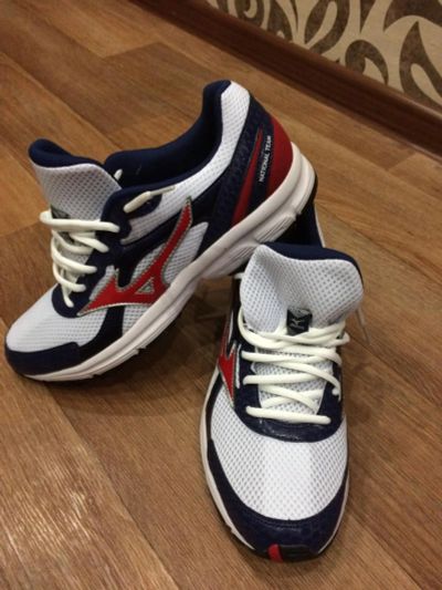 Лот: 7838531. Фото: 1. Кроссовки Mizuno. Кеды, кроссовки, слипоны
