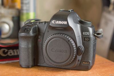 Лот: 13562128. Фото: 1. Фотоаппарат Canon 5D Mark II... Цифровые зеркальные