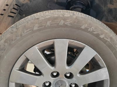 Лот: 23130163. Фото: 1. Bridgestone dueler h/p 265/60... Шины