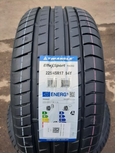 Лот: 22032115. Фото: 1. 225/45 R17 94Y "Triangle EffeXSport... Шины