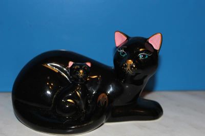 Лот: 9297915. Фото: 1. Фарфоровая статуэтка "Кошка мама... Фарфор, керамика