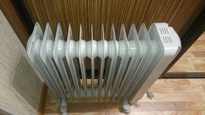 Лот: 7760623. Фото: 1. Масляный обогреватель DeLonghi... Другое (хозтовары)