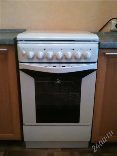 Лот: 2392696. Фото: 1. Плита комбинированная INDESIT... Плиты, духовые шкафы, варочные поверхности