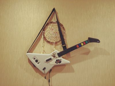 Лот: 14568533. Фото: 1. Xbox 360 Guitar Hero Gibson X-plorer... Аксессуары для игровых приставок, консолей, геймпады